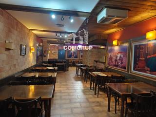 Pas-de-porte Local commercial à Sant Adrià Nord. Restaurante en traspaso con 250 m y dos hornos de leña en sant a