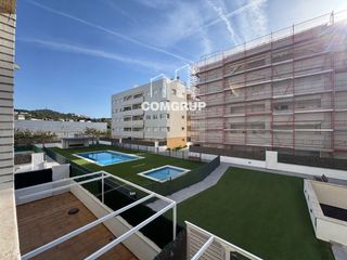 Appartamento  Avda. cossetania. Piso en calafell a 3 minutos de la playa, con parking, trastero,
