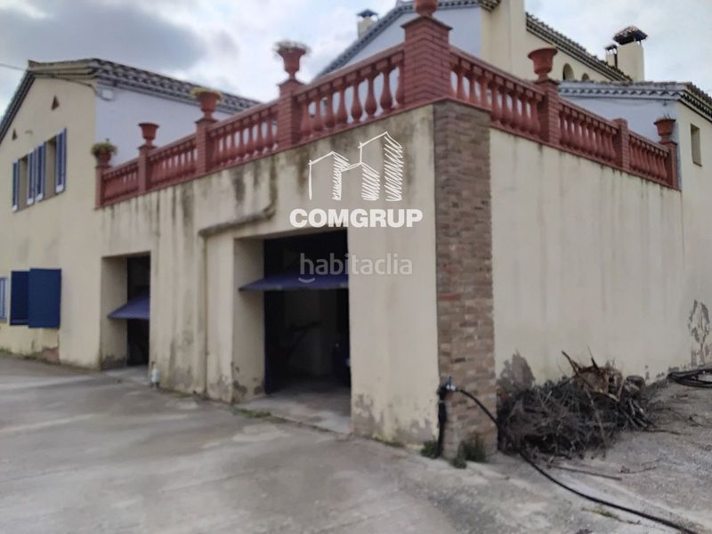 Foto 4167eec0-6df7-4761-b55f-104883840aff. Affitto edificio in Can Clos-Pinetons Ripollet