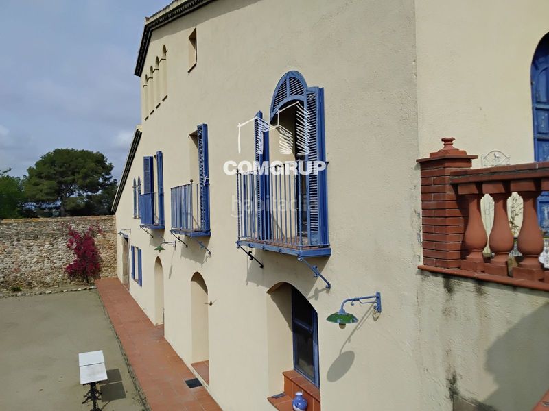 Foto 5ca395a0-71b6-4e8e-a868-93865d8a4e19. Affitto edificio in Can Clos-Pinetons Ripollet