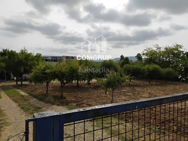 Foto 5f89ca6e-4802-46b6-bb16-8be4eadfc4b8. Affitto edificio in Can Clos-Pinetons Ripollet