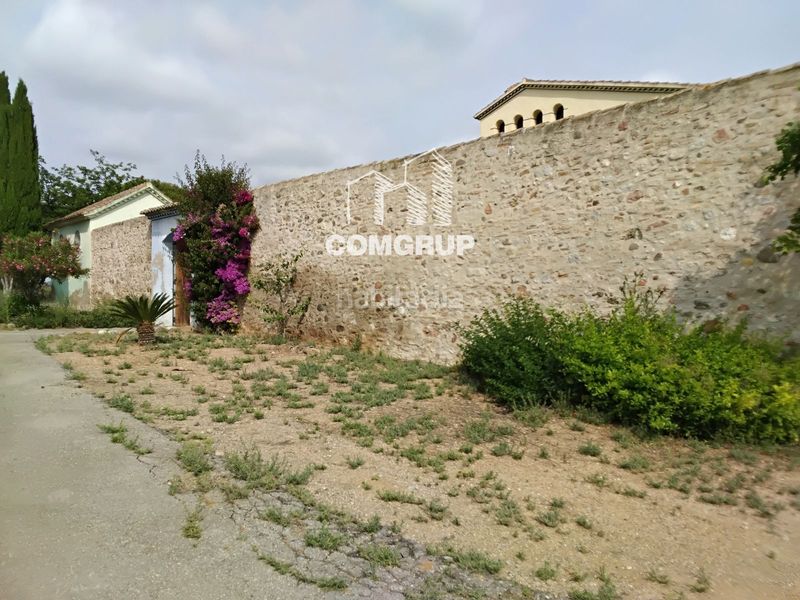 Foto a4fdb347-e268-4f17-9c0a-8473ff95a76b. Affitto edificio in Can Clos-Pinetons Ripollet