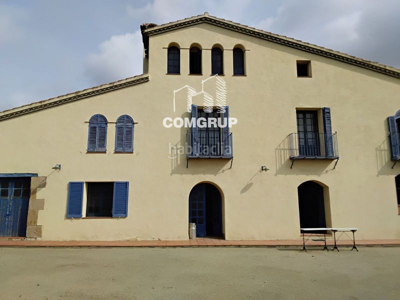 Foto d15c8deb-2229-4feb-98c9-33f59db1577d. Affitto edificio in Can Clos-Pinetons Ripollet
