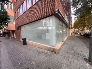 Miete Geschäftsraum  Roma piera. Local esquinero en alquiler en premià de mar, plaza romà piera