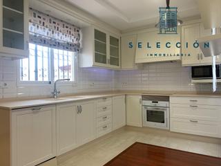 Rent Penthouse  Calle burriana. Atico en alquiler