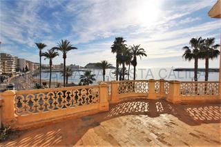 Masia  Paseo de parra. Exclusiva casa en primera línea, para reformar.