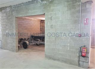 Aparcament cotxe  N/a. Garajes cerrados, plazas de garaje y trasteros en calabardina.