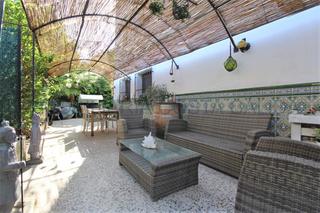 Pis a N/a. Piso en planta baja con un amplio jardín privado.