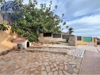 Casa aparellada a Avenida montemar 36. Referencia 2518. amplio dúplex pareado con terrazas y jardín.