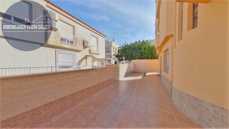 Foto 1508c0ee-1ad4-4cb4-8d95-ae40687eb3f4. Zweistöckige wohnung in avenida costa cálida 32 in Águilas