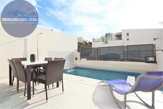 Casa aparellada a Calle h 12. Referencia 2660. chalet pareado con piscina y parking en el horn
