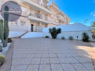 Apartament a Urbanización collados zieschang 6. Referencia 2711. apartamento en zona residencial con amplio jard