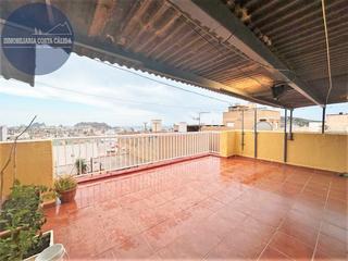 Casa en Calle duelo 16. Referencia 2754. casa independiente con una fantstica terraza c