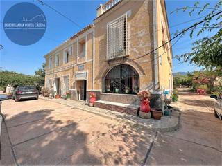Masia  Avenida rambla de la santa 1b. Referencia 2774. casa rústica con amplia parcela y encanto tradi