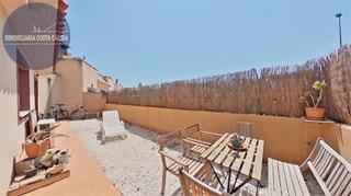 Apartament  Urbanización collados zieschang 39a. Referencia 2775. apartamento en zona residencial con jardín priv
