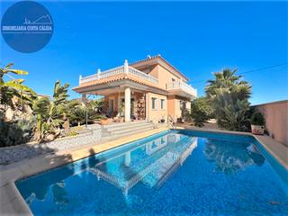 Chalet à Calle la kabyla 20. Referencia 2801. fantástico chalet independiente.