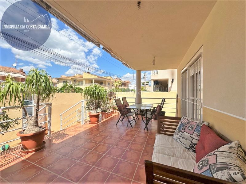 Foto 531ba43c-ad8b-47b0-9973-22aa75dc64d6. Casa aparellada amb xemeneia calefacció aparcament a Águilas