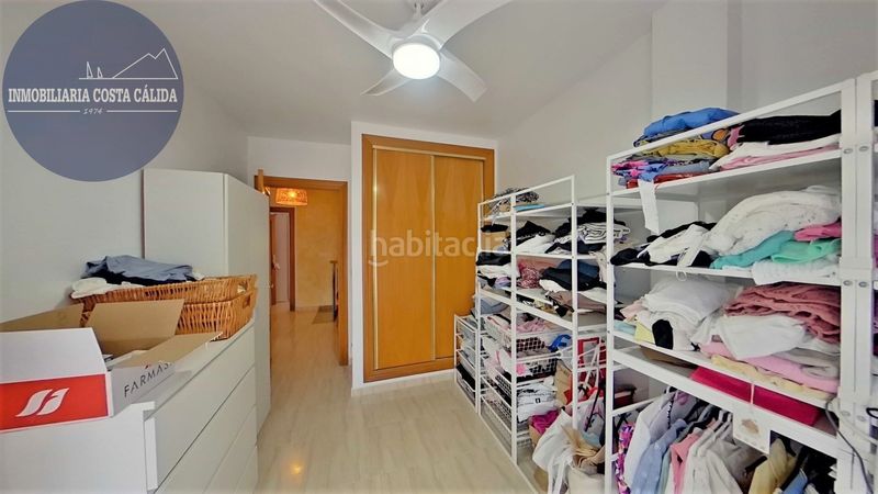 Foto 884f2e8c-1582-40d4-8a46-9dcd4216991b. Casa aparellada amb xemeneia calefacció aparcament a Águilas