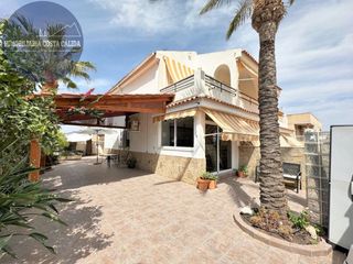 Casa bifamiliare in Calle Romero 22