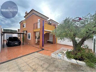 Dúplex  Calle bogotá 8. Referencia 2902. amplio dúplex en zona residencial con piscina,