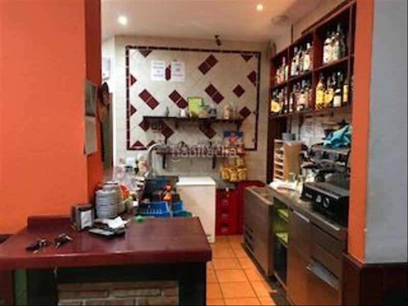 Foto 8c2193fe-5b9a-4df1-845e-e44c3a7c2c95. Local comercial bar en funcionamiento, totalmente equipado en vilafranca, zona las clotas. en Vilafranca del Penedès