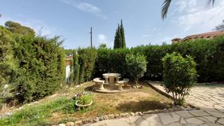 Xalet a Carrer abat escarr 40. Impresionante terraza con vista a zona verde. chalet en zona muy