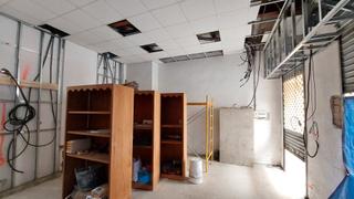 Local Comercial a Carrer de puigmoltó 48. Local listo para entrar, cerca del centro, en vilafranca del pen