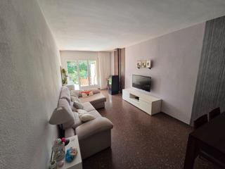 Pis a Urbanitzaci tres pins d 1. Bonito piso con terraza privada en tres pins, els monjos.