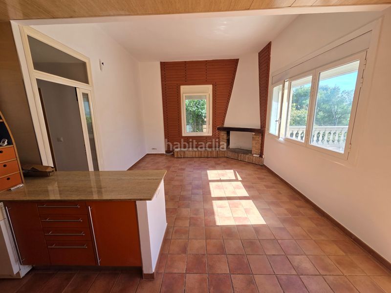 Foto c5b2941f-cd15-4585-9421-fa3c1e8cecf6. Casa adossada a Mediona