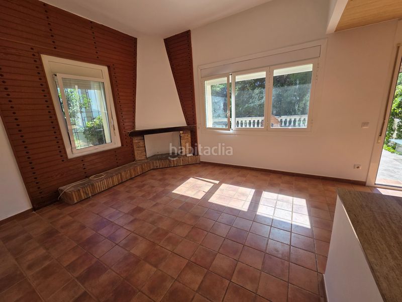 Foto d36f6932-167a-4246-90c4-2b5d4ade6f6b. Casa adossada a Mediona