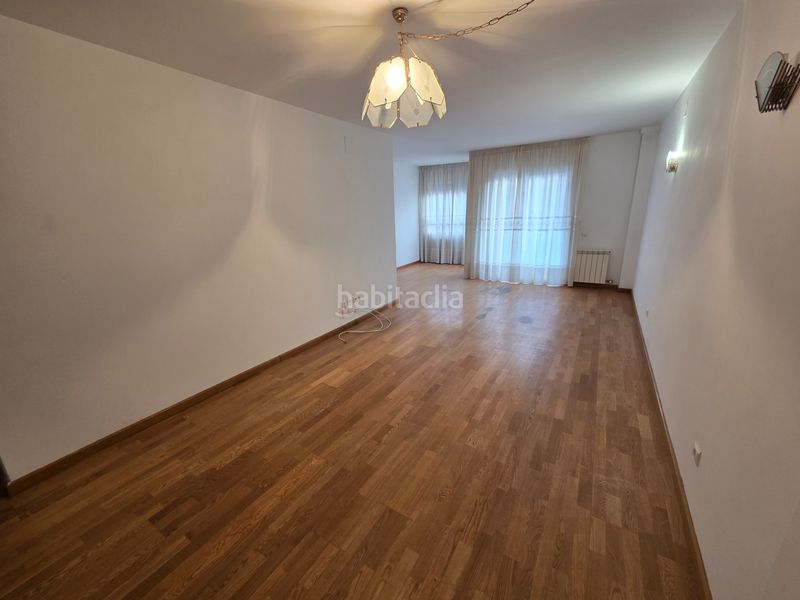 Foto 72196f7d-9646-40a5-b025-0103f79f2d92. Flat with heating parking in La Girada Vilafranca del Penedès