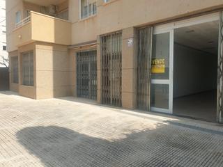 Local Comercial a Avinguda maria cristina 8. Estupendo local a 50 metros del mar