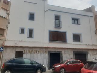 Rent Business premise in Carrer d'agustí sardà 35. Magnifico local en pleno centro de mont-roig
