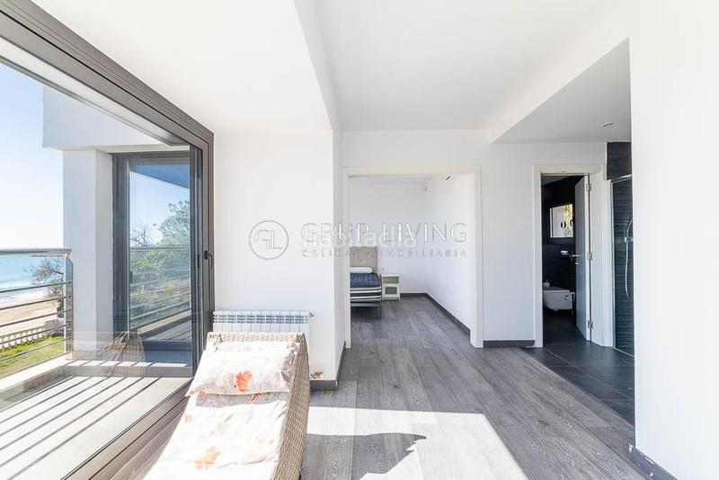 Foto bb910044-4ba7-4497-8681-ed6de604a3aa. Alquiler casa  en primera linea de mar en Barri de Mar Vilanova i la Geltrú