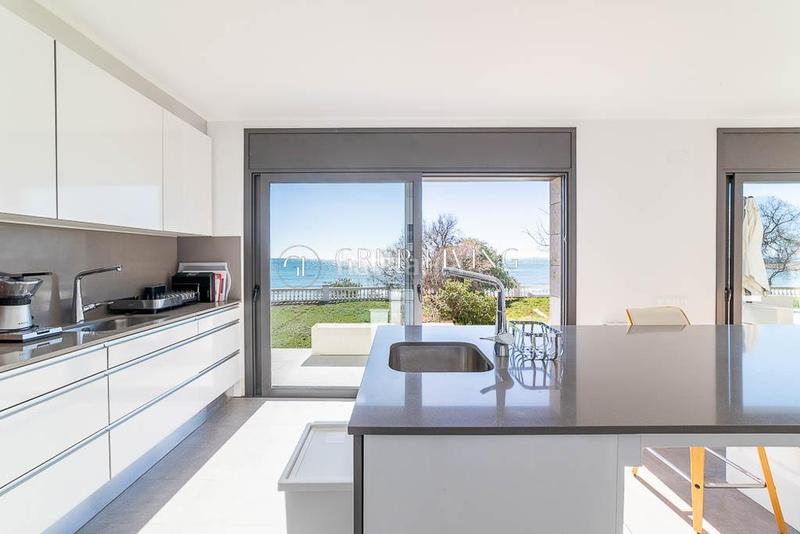 Foto cd0fac74-0abd-48b6-b3ba-b6fd6fa2643d. Alquiler casa  en primera linea de mar en Barri de Mar Vilanova i la Geltrú