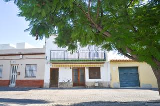 Casa a Can Pei. Casa de pueblo para reformar