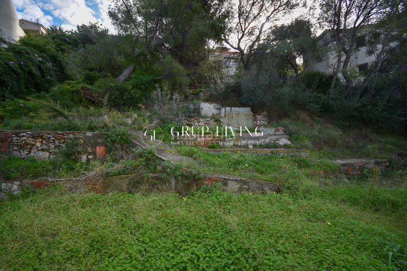 Foto bfdc61ef-2688-4066-b60d-867f365f537d. Terreny residencial a Levantina - Montgavina - Quintmar Sitges