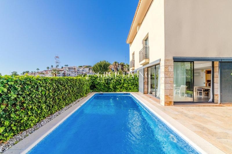 Foto 241b62ca-24cb-4669-8ae9-596956fb5900. Casa con riscaldamento parcheggio piscina in Vallpineda-Santa Bàrbara Sitges