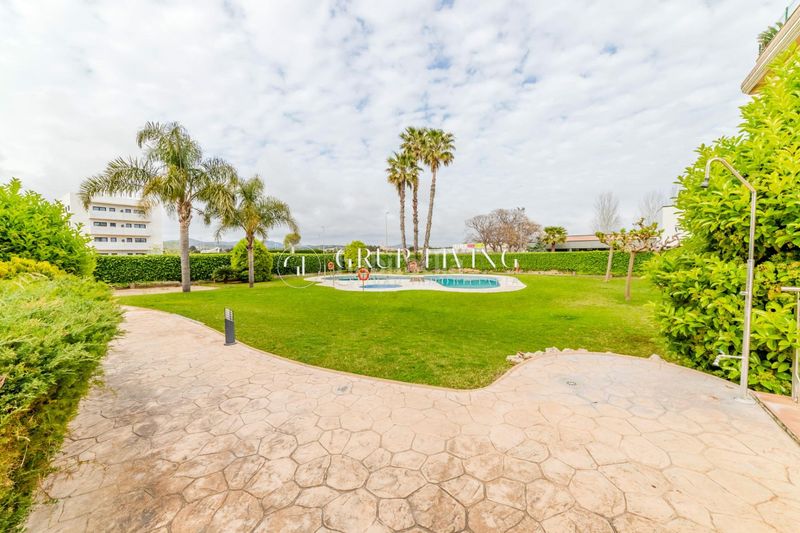 Foto c33f9cf4-9d41-4d4b-bfd1-d63e619622e6. Pis amb calefacció aparcament a Les Salines-Pla de Sant Pere Cubelles