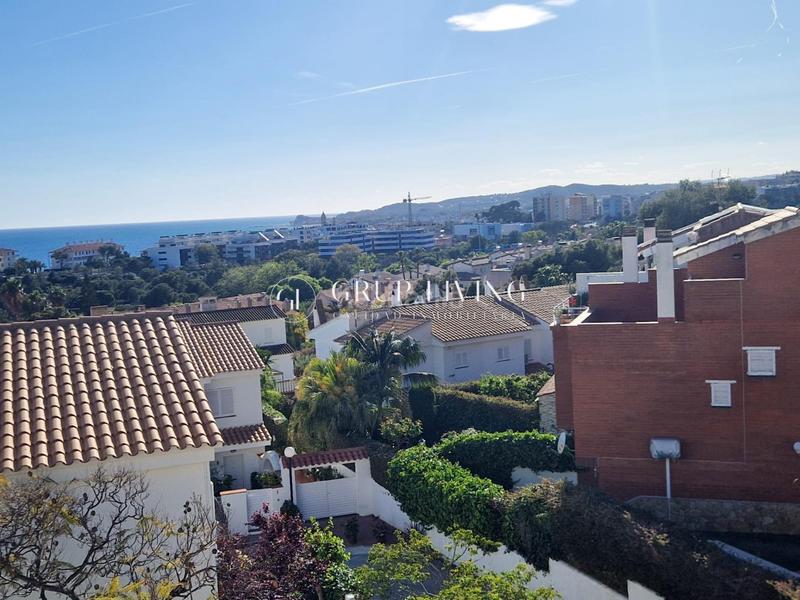 Foto 06694f15-21bd-443e-a47d-ab75e8f55f83. Affitto casa con riscaldamento parcheggio piscina in Sitges