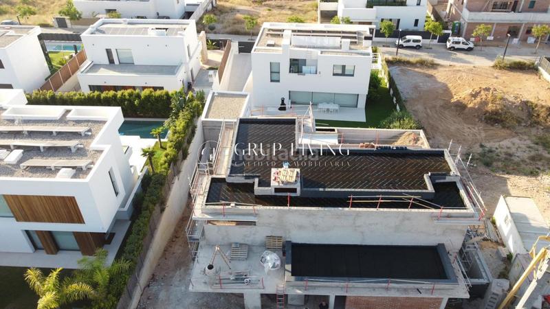 Foto 85624d8d-3537-4a80-bfa0-c2f9982462c5. Casa  de obra nueva en la plana en Can Pei Sitges