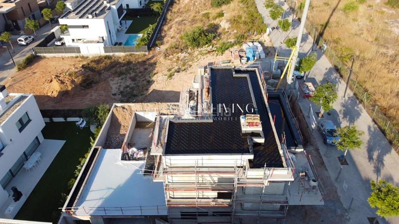 Foto f29c8998-b8f0-4dd7-80fc-738cf11ce1db. Casa  de obra nueva en la plana en Can Pei Sitges