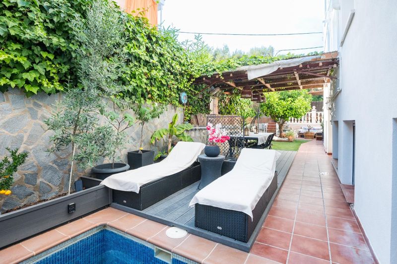 Foto 15a27f60-ee92-48eb-98de-956304e6ae9a. Pis amb calefacció aparcament piscina a Can Girona - Terramar - Vinyet Sitges