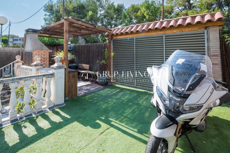 Foto 2f44e2a5-cba1-4c27-9ab6-bd86fbfbd6bf. Pis amb calefacció aparcament piscina a Can Girona - Terramar - Vinyet Sitges