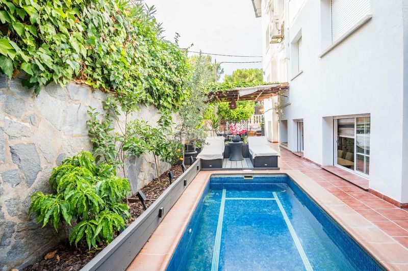 Foto 777cbd00-cc4f-4468-9528-ca33ba648029. Pis amb calefacció aparcament piscina a Can Girona - Terramar - Vinyet Sitges