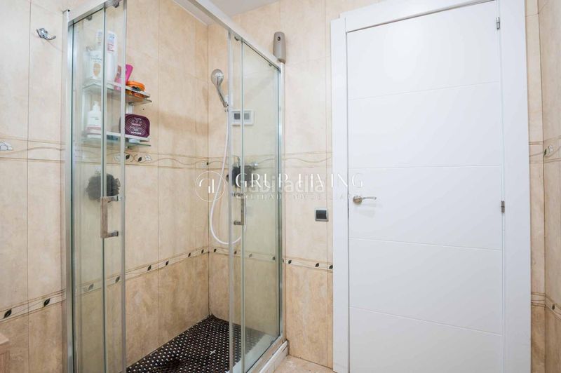 Foto a6397154-dda3-47e8-9a0c-7f27c3024a2a. Pis amb calefacció aparcament piscina a Can Girona - Terramar - Vinyet Sitges