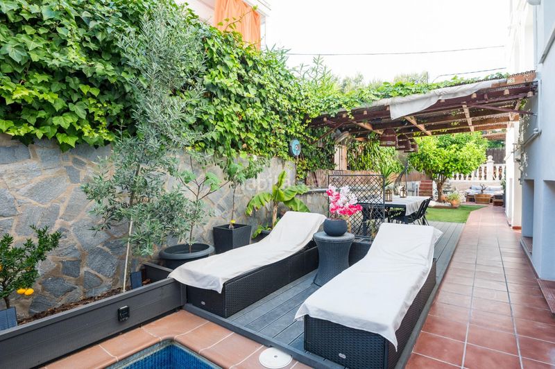 Foto b5d4b323-4278-43af-b629-77a62d8d41c5. Pis amb calefacció aparcament piscina a Can Girona - Terramar - Vinyet Sitges