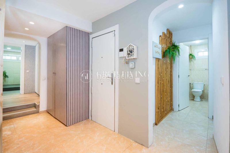 Foto d8a9a347-2a6b-4b3e-8f5a-0bd0419d6ce8. Pis amb calefacció aparcament piscina a Can Girona - Terramar - Vinyet Sitges