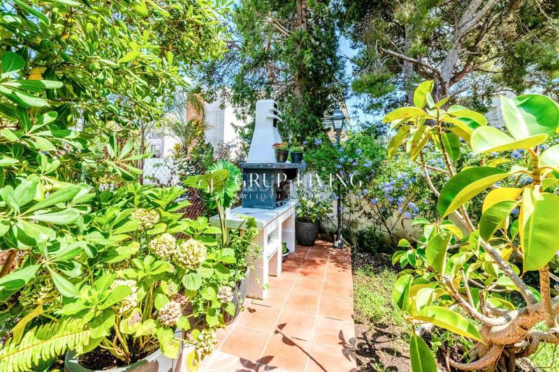 Foto 4f6baa74-a837-4dcc-8679-e667793e7da1. Piso planta baja con jardín en la zona del vinyet en Sitges