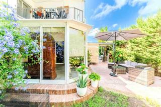 Pis a Can Girona - Terramar - Vinyet. Planta baja con jardín en la zona del vinyet